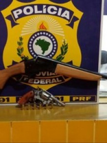 Armas apreendidas em operação da PRF no Piauí.(Imagem: Divulgação/PRF)