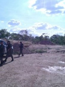 Policiais fazem buscas para recapturar foragidos da Casa de Custódia.(Imagem:Simplício Júnior)