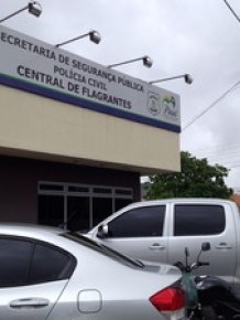 Vítimas prestaram queixa na Central de Flagrantes de Teresina.(Imagem:Gilcilene Araújo/G1)