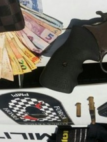 Material que teria sido apreendido com o menor.(Imagem:Polícia Militar/Divulgação)