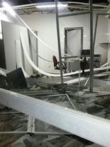 Explosões destruíram a parte interna da agência.(Imagem: Maria da Cruz/Arquivo Pessoal)