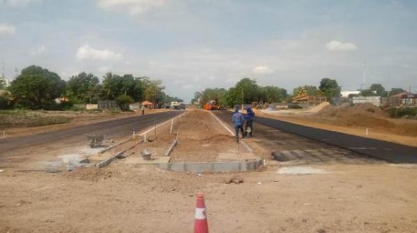 Presidente da CODEVASF e deputado Gustavo Neiva visitam obras em Floriano.(Imagem:FlorianoNews)