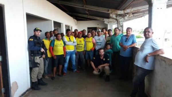 PRF realiza evento em alusão ao movimento do Maio Amarelo em Bom Jesus.(Imagem:PRF)