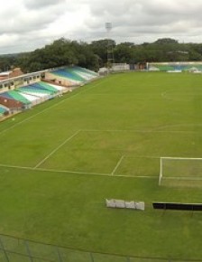 Estádio Municipal Lindolfo Monteiro foi liberado para partida nesta quarta-feira, às 16 horas.(Imagem:Magno Bonfim/TV CLUBE)