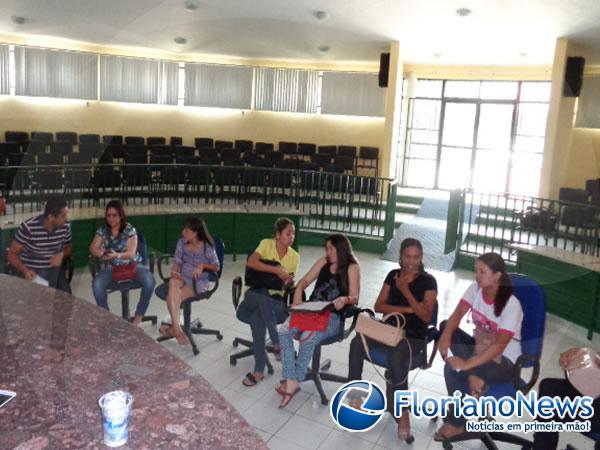 Relator da CCJ se reúne com enfermeiros e técnicos em enfermagem de Floriano.(Imagem:FlorianoNews)
