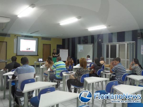 Cajueiro Motos realiza treinamento sobre gestão estratégica de vendas.(Imagem:FlorianoNews)