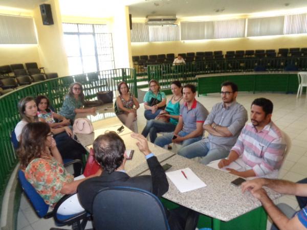 Reunião debate comprimento do regime jurídico dos cirurgiões dentistas de Floriano.(Imagem:FlorianoNews)