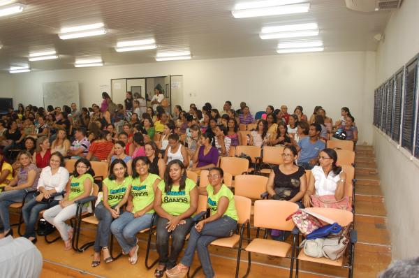 Mais de 200 professores participam da abertura oficial do PNAIC de Floriano.(Imagem:Valdemir Miranda)