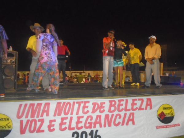 Uma Noite da Beleza, Voz, Dança e Elegância reúne calouros e convidados em Floriano.(Imagem:FlorianoNews)
