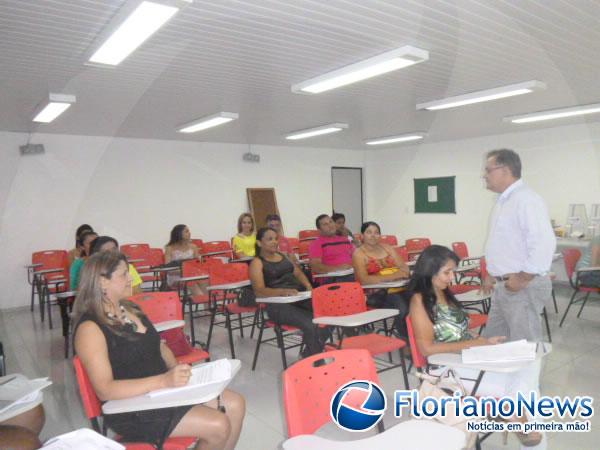 Cajueiro motos realiza treinamento sobre atendimento ao cliente.(Imagem:FlorianoNews)