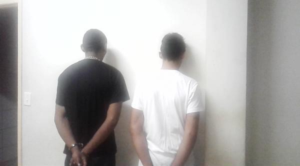 Jovens são presos por tráfico de drogas em Floriano(Imagem:Temístocles Filho/jc24horas)