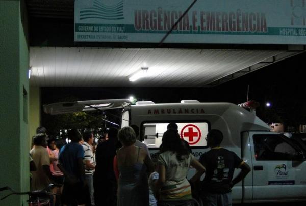 Irmão de Vereador agoniza em ambulância após batida.(Imagem:Clique Piripiri)