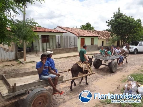 Festa dos Carroceiros atraiu dezenas de participantes em Nazaré do Piauí.(Imagem:FlorianoNews)