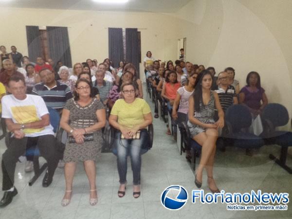 Padre Nylfranyo lança livro sobre vivência espiritual.(Imagem:FlorianoNews)