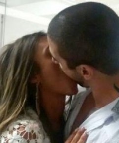 Nicole Bahls é flagrada aos beijos com ex-BBB.(Imagem:Divulgação)