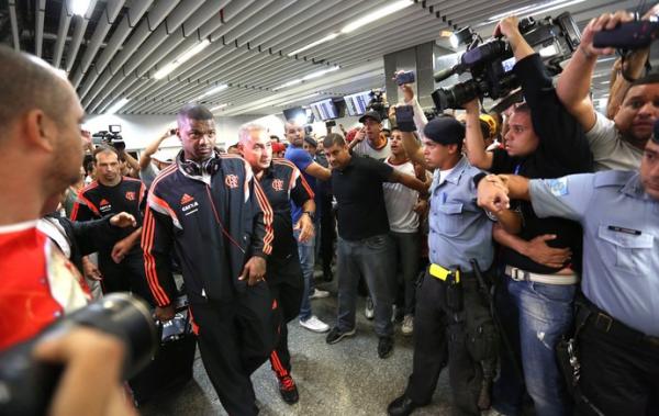 O goleiro Felipe foi alvo de muitos xingamentos dos torcedores rubro-negros.(Imagem:André Durão)