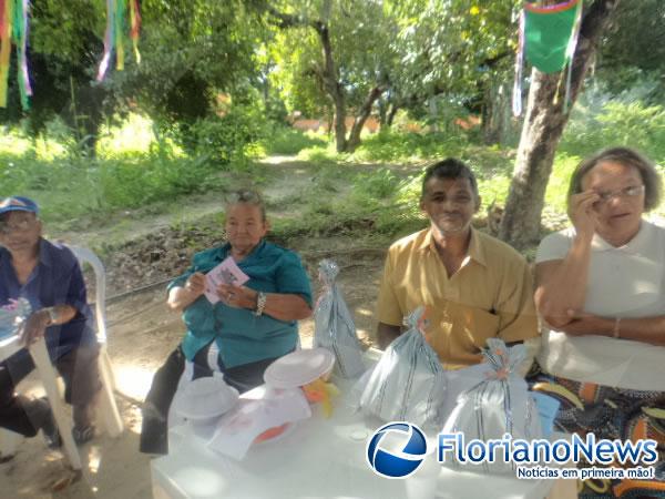 Universitários realizam festa carnavalesca para idosos da Vila Vicentina.(Imagem:FlorianoNews)