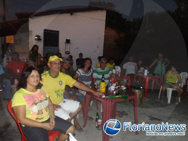 Torcedores de Floriano e Barão de Grajaú se reuniram para assistir partida entre Brasil e Croácia.(Imagem:FlorianoNews)