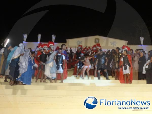 Segundo dia de espetáculo da Paixão de Cristo emocionou público em Floriano.(Imagem:FlorianoNews)