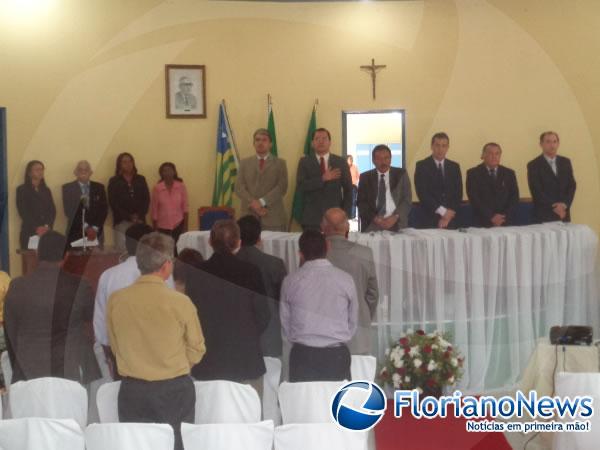 ereador Carlos Antônio toma posse como presidente da Câmara de Floriano.(Imagem:FlorianoNews)