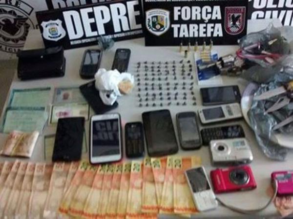 Pai e filho são presos suspeitos de tráfico de drogas.(Imagem:Divulgação/Polícia Civil)