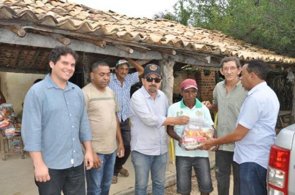 Prefeitura de Floriano entrega 4 mil cestas básicas nas zonas rural e urbana.(Imagem:SECOM)