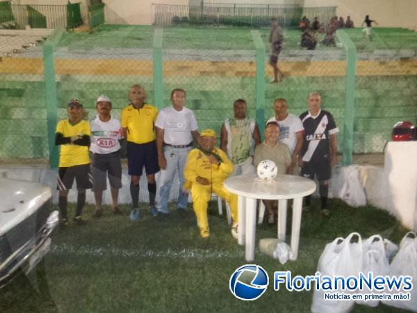 Jogo Solidário arrecada 100 kg de alimentos em prol da APAE de Floriano.(Imagem:FlorianoNews)
