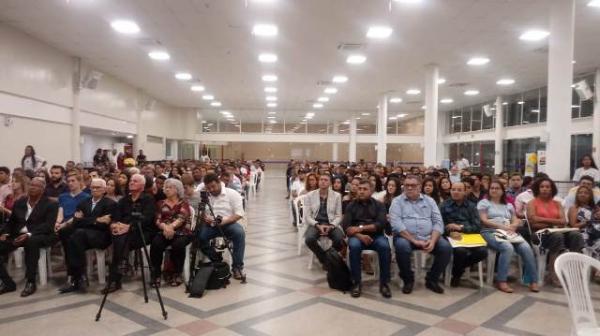 XV Seminário Piauiense de Apicultura e I Seminário Piauiense de Meliponicultura.(Imagem:FlorianoNews)