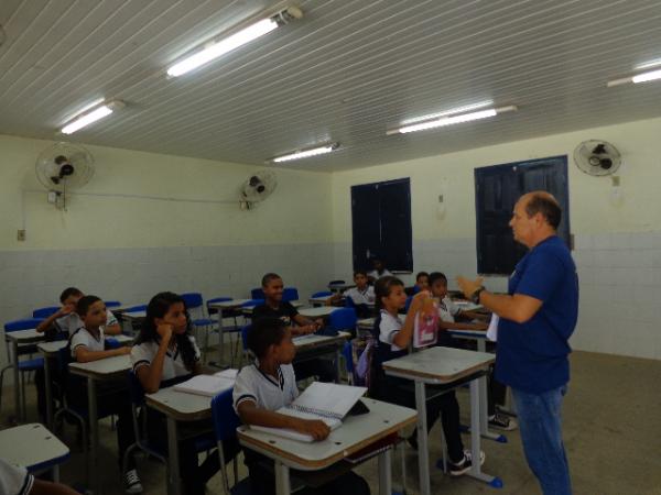 Gestora da Unidade Escolar Jacob Demes fala sobre novo desafio.(Imagem:FlorianoNews)