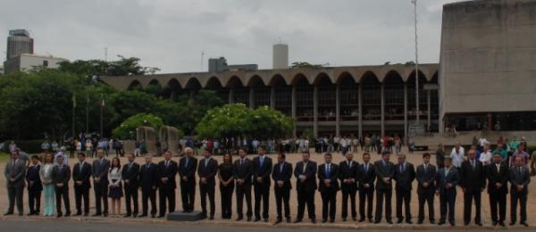 Deputado Estadual Gustavo Neiva e o presidente da ALEPI Themistócles Filho abrem a 18ª Legislatura.(Imagem:Assessoria de Imprensa)