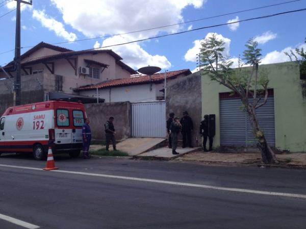 Polícia e Samu foram acionados para negociar com suspeito.(Imagem:Gilcilene Araújo / G1 PI)