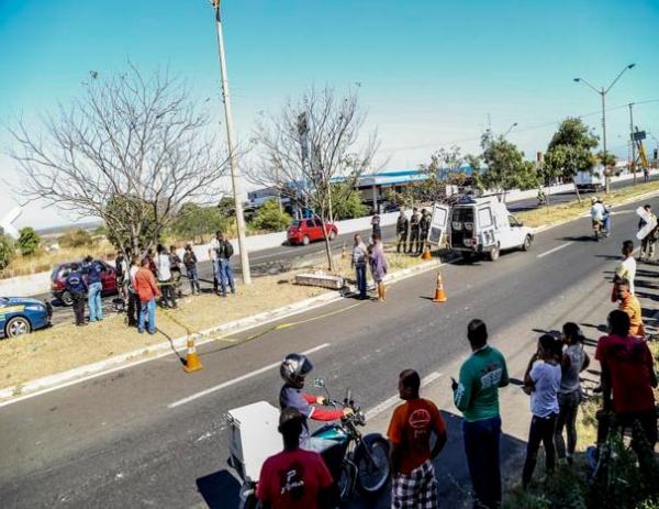 Suspeito de furto é encontrado morto próximo ao viaduto do Lourival Parente(Imagem:Thiago Amaral)