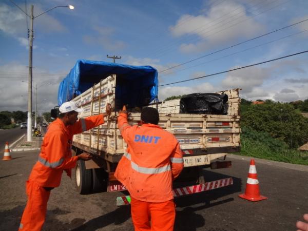 Obras de sinalização estão sendo realizadas em Floriano.(Imagem:FlorianoNews)
