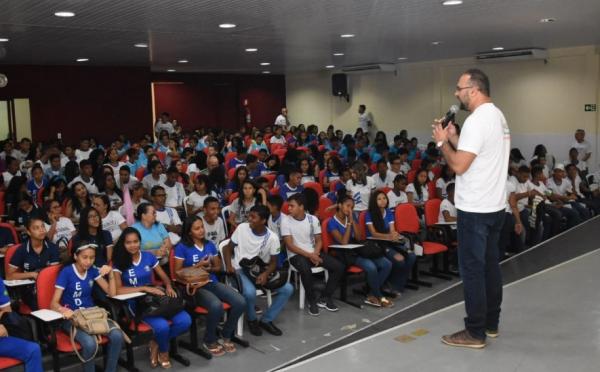 Alunos da rede municipal de Floriano participam de Aulão de Revisão da prova SAEB(Imagem:Secom)