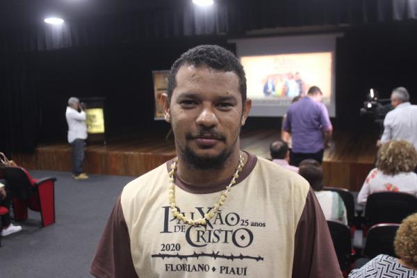Alisson Rocha, diretor do espetáculo.(Imagem: Laura Moura /G1)