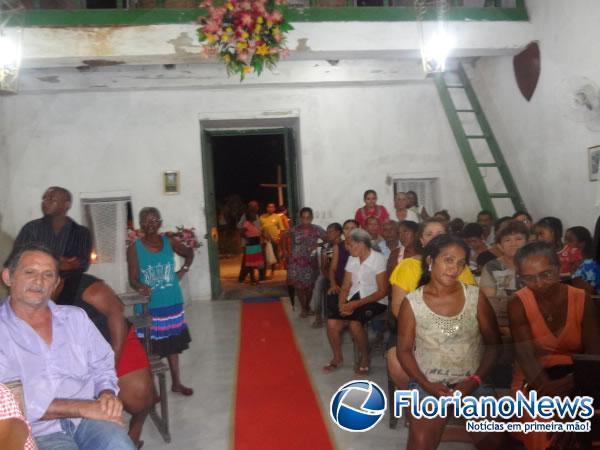 Levantada do mastro marca início dos festejos de Nossa Senhora da Conceição na localidade Manga.(Imagem:FlorianoNews)