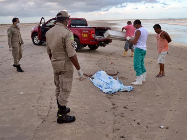 Adolescente se afogou ao entrar no mar na Praia Pedra do Sal.(Imagem:Kairo Amaral/Portal Costa Norte)