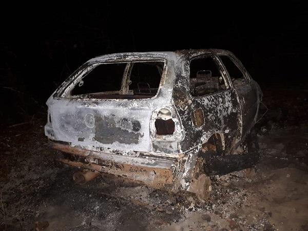 Carro incendiado é localizado na zona rural de Floriano.(Imagem:Jc24horas)