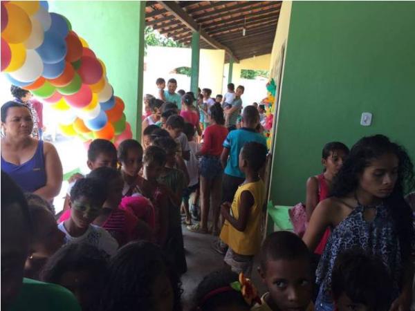 OAB de Floriano promove ação de cidadania à população no dia das crianças.(Imagem:ASCOM)