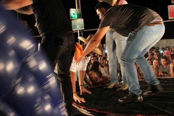 Sorocaba cai durante show em São Paulo(Imagem:Paduardo / AgNews)
