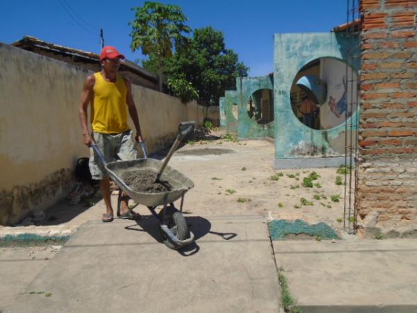 Obra da sede dos Ex-Combatentes de Floriano está em ritmo acelerado.(Imagem:FlorianoNews)