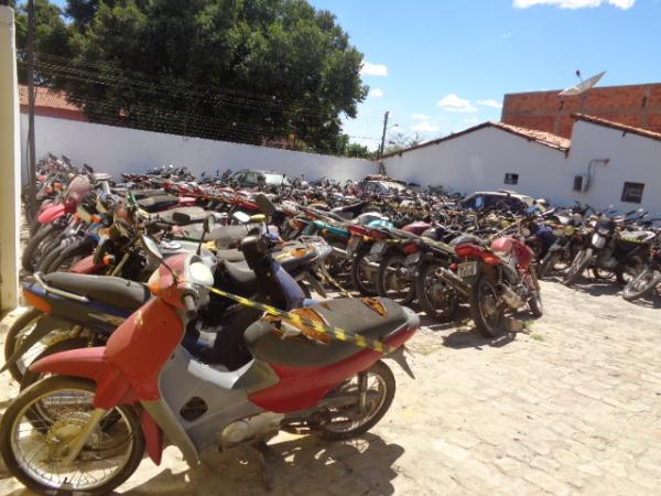 DETRAN realiza leilão de veículos e sucatas em Floriano.(Imagem:FlorianoNews)