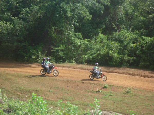 Amantes de motocicletas participam da IV Trilha da Calcinha em Guadalupe.(Imagem:FlorianoNews)