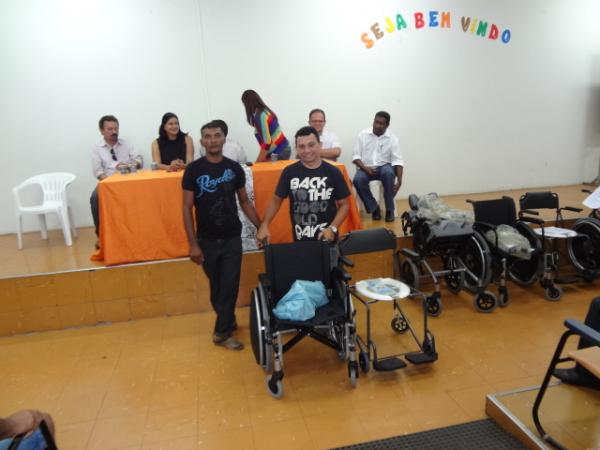 Realizada a entrega de 16 cadeiras de rodas em Floriano.(Imagem:FlorianoNews)