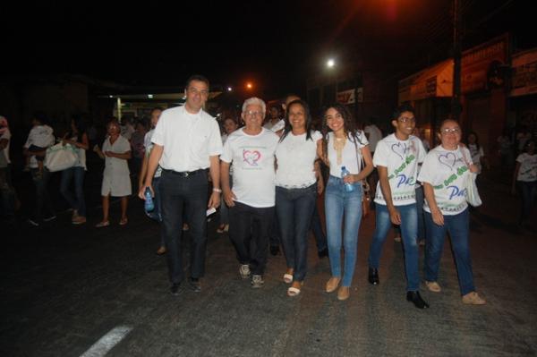 Prefeito de Floriano participa da Caminhada da Paz realizada pela Diocese.(Imagem:Secom)