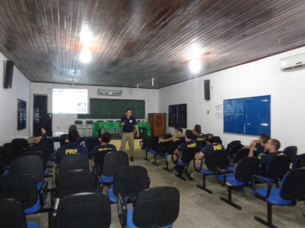 Policiais Rodoviários Federais participam de treinamento em Floriano.(Imagem:FlorianoNews)
