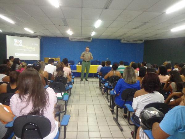 UESPI sediou 2º Encontro Interdisciplinar de debate sobre a drogadição em Floriano.(Imagem:FlorianoNews)