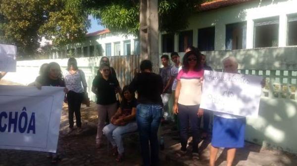 Estudantes realizam ato público reivindicando reabertura de escola em Floriano (Imagem:FlorianoNews)