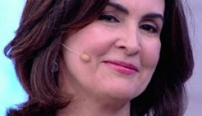 Botox de Fátima Bernardes incha a testa e ela proíbe assunto.(Imagem:Noticiasaominuto)