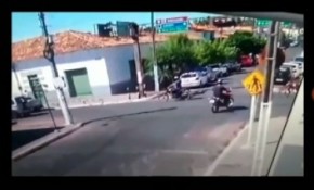 Homem é vítima de assalto enquanto estacionava em Floriano.(Imagem:Reprodução)